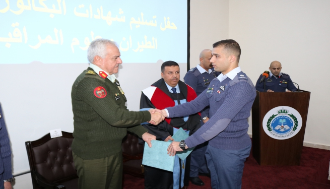 حفل تخريج الافواج السابقة بحضور رئيس هيئة الأركان المشتركة