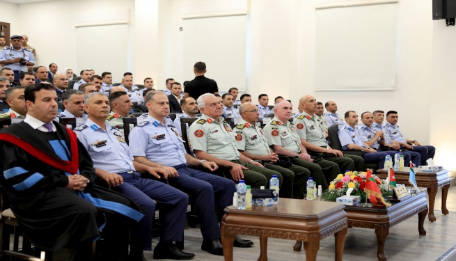 تخريج الفوج الأول من الضباط المجسرين في كلية سلاح الجو الملكي الجامعية التقنية لعلوم الطيران 